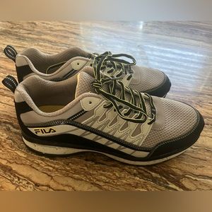 Women’s FILA tennis shoes. Size 10